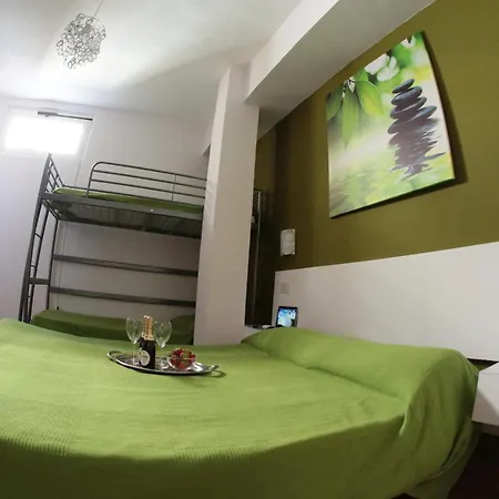 Emporium Szálloda 4*